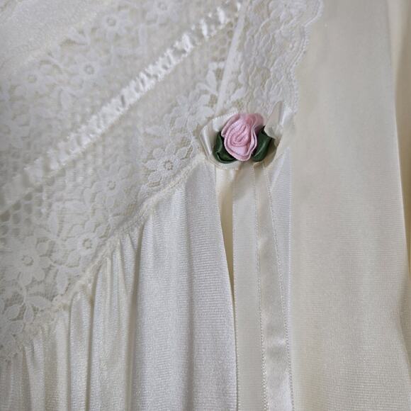 VTG Gilead Peignor Robe Sz L Ivory Satin Lace Accents High Neck Button - Picture 4 of 14